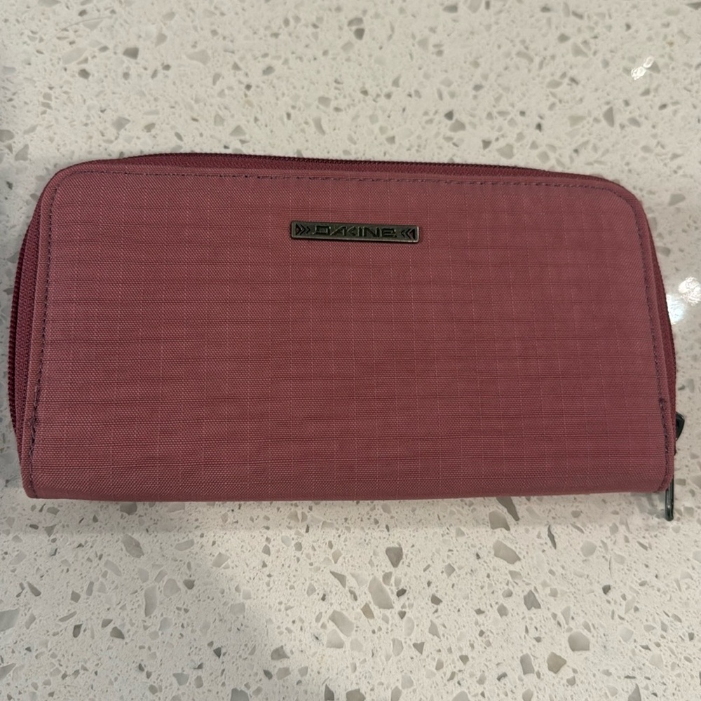 DaKine wallet dark pink / mauve
